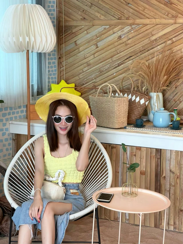 Golden Dragon Beach🏨🏖️