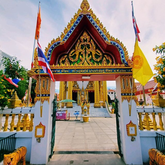 泰國曼谷著名河濱古跡皇家寺廟景點:Wat Thepleela，適合拍照📸打卡。