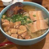 【那覇】那覇の人気沖縄そば店 Okinawa Soba Eibun