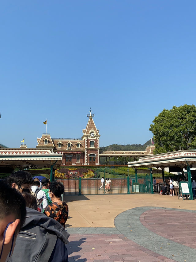 แนะนำโซนต่างๆของ Hong Kong Disneyland