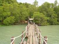 สะพานไม้อ่าวเตล็ด เที่ยวนครศรีธรรมราช