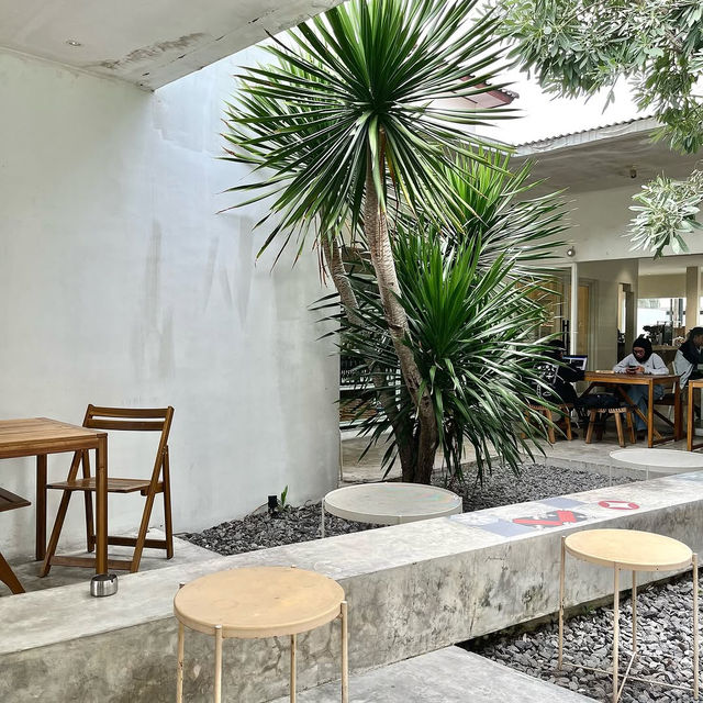 awor.coffee and the showroom