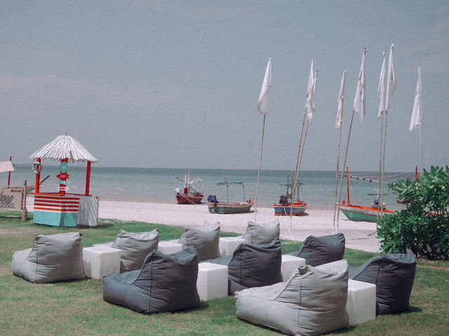 Skoop Beach Cafe หัวหิน