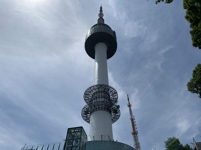 一日遊首爾塔：浪漫與美景的完美結合 🌄❤️
