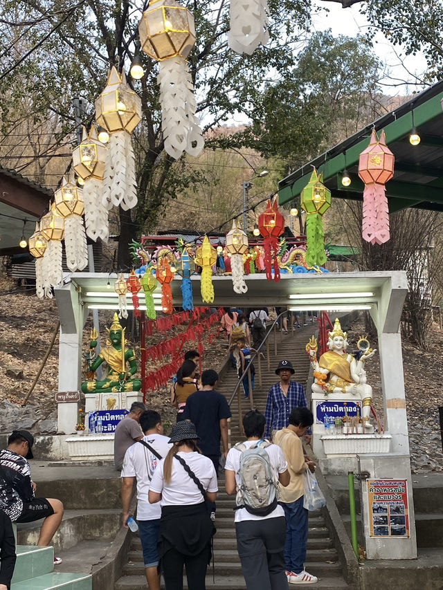 เขาวงพระจันทร์ จังหวัดลพบุรี 