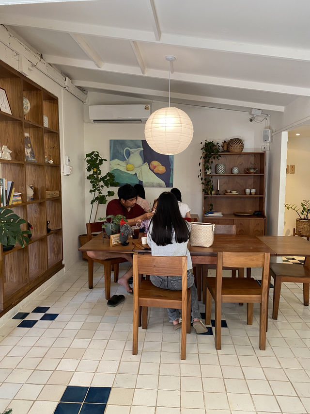 Charlotte Hut ร้านคาเฟ่ที่ไม่ควรพลาด 📍 แพร่