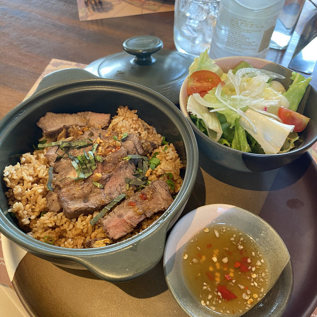 ร้านอาหารในเมือง Sunset Town