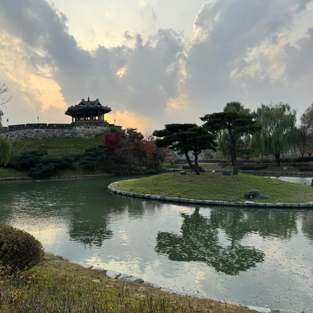 Suwon Fortress: A Stunning Historical Gem🌅🏯✨