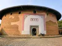福建土樓-僑福樓，專出博士的客家土樓聚落