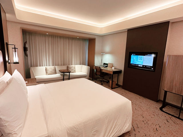 Sophisticated Stay at Conrad Manila