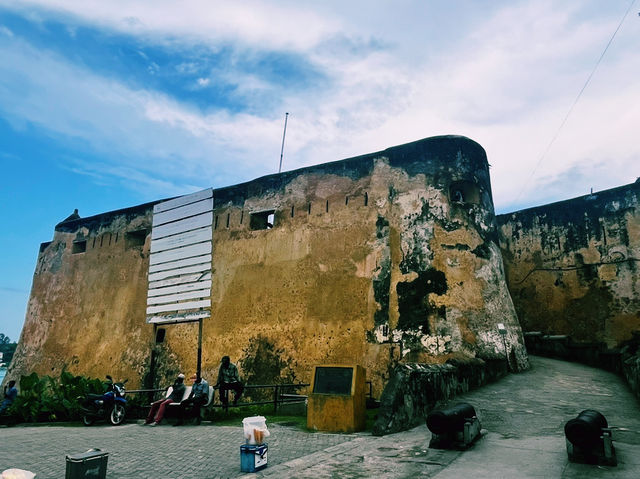 肯尼亞蒙巴薩著名城堡景點：耶穌堡博物館Fort Jesus Museum，適合拍照打卡觀光旅遊。
