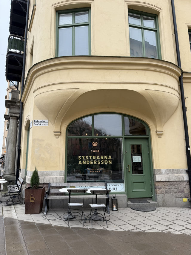 Cozy Coffee Break at Systrarna Andersson ☕❄️