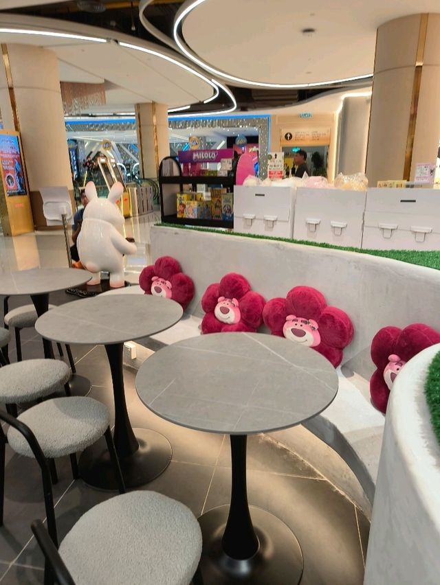 A Fun & Unique Café Spot – Art Toys Café