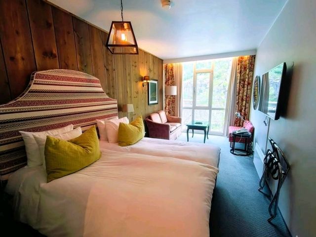 挪威峽灣旁的百年飯店 HOTEL UNION Geiranger
