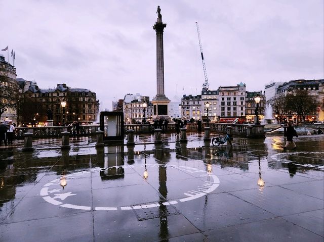 🌧️ 雨中漫步特拉法加廣場（Trafalgar Square）——倫敦的藝術與歷史交匯點