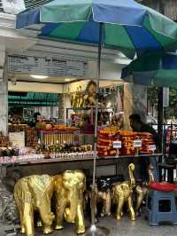 สักการะ ศาลท้าวมหาพรหมเอราวัณ ยามเช้า