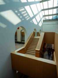 オンタリオ美術館の建築：歴史と現代が融合する魅力的な空間