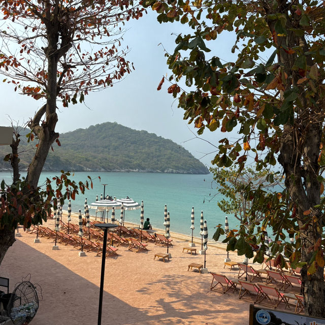 หาดถ้ำพัง ⛰️🌊@เกาะสีชัง, ชลบุรี