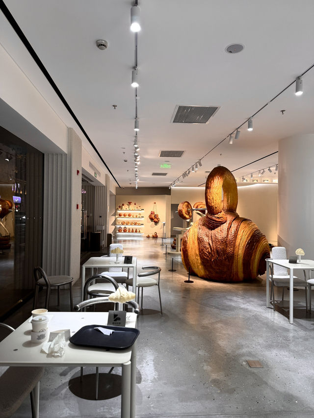Haus Nowhere ที่ Huaihai Road 🥐🛍️