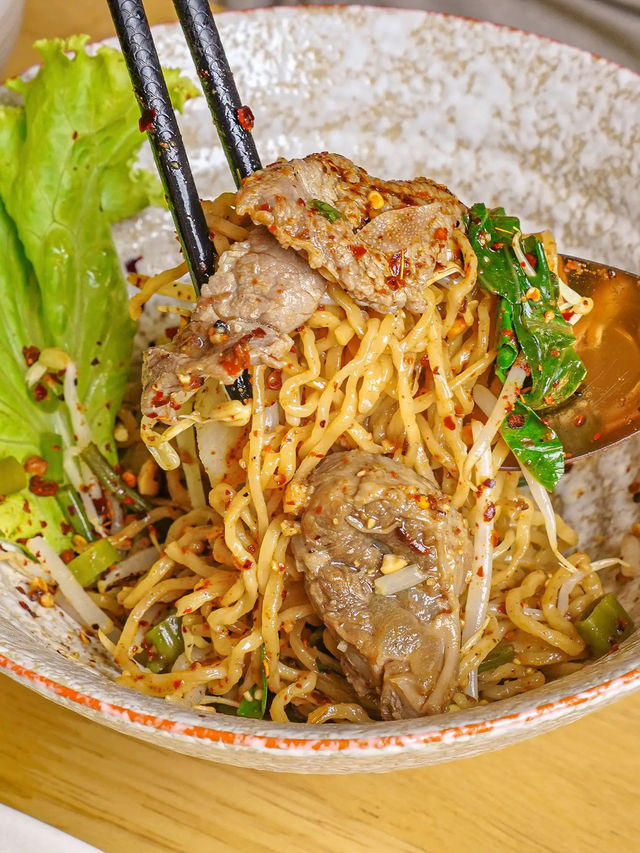 🥢ร้านก๋วยเตี๋ยวเรือ สไตล์คาเฟ่ มีโซนเด็ก