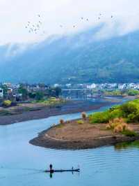 Peach Blossom Pool: A Town Woven in Poetry and Romance