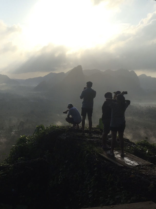 สวนธรรมเขาแม่พันธุ์รัตน์ จุดชมวิวหลักล้านกลางขุนเข