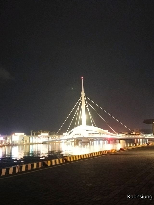 สะพานหมุนต้ากัง (Dagang Qiao) Great Harbor Bridge