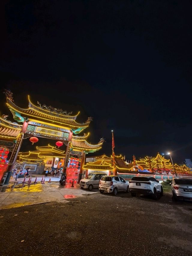 Xing An Temple, Known for Its Giant 'Guan Di' Statue