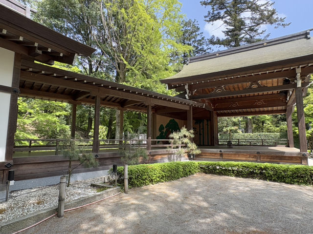 武田神社の能舞台で感じる歴史と伝統の美