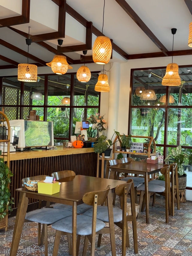 หอมนัวร์ somtum&cafe แปดริ้ว