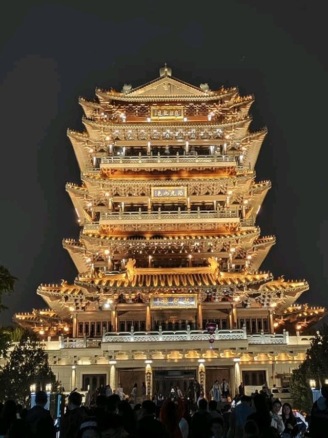 大明湖走一圈，超然樓拍點燈