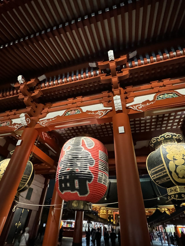 東京｜都營淺草線｜傳統與現代交織的紅色旅程