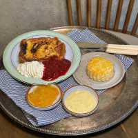 คาเฟ่หลบมุมย่านสาทร ร้าน Small Table 