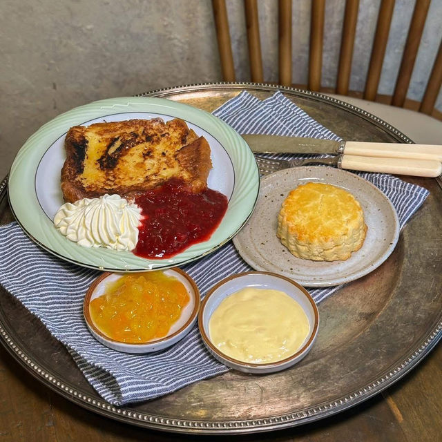 คาเฟ่หลบมุมย่านสาทร ร้าน Small Table 