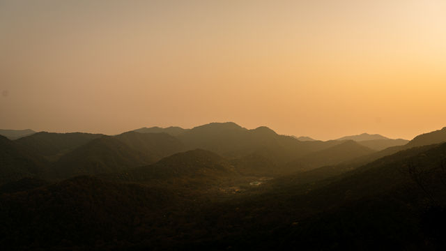 Unforgettable Moments at West Lake (Xi Hu) and Lingyin Temple