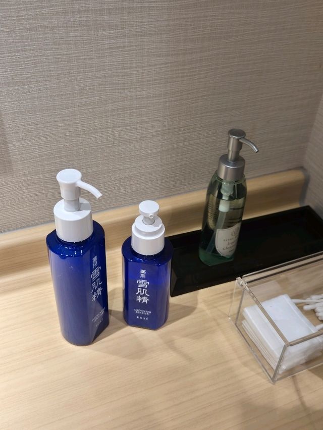2천 엔 대로 간사이 최대급 온천 테마파크 즐기기