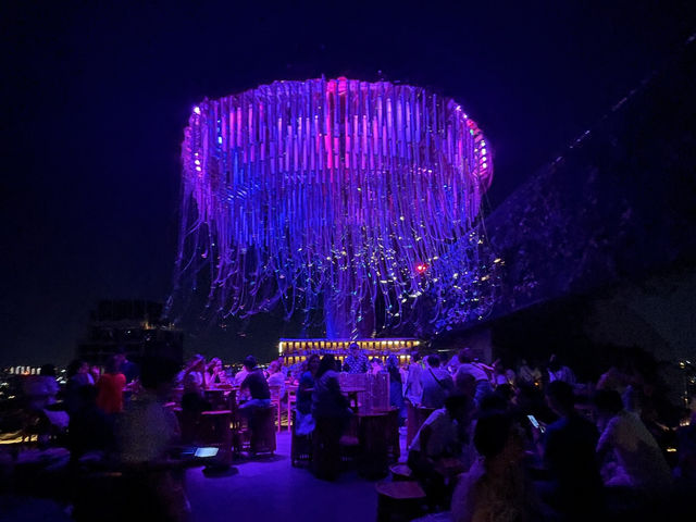 【Tichuca Rooftop Bar】 まるで空中ジャングル！“映え”の頂点、バンコクの人気ルーフトップバー