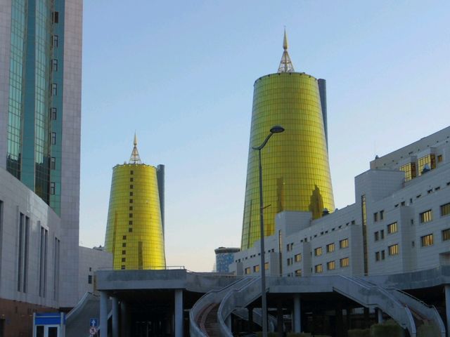 【カザフスタン🇰🇿】アスタナのユニークなビル群🏢