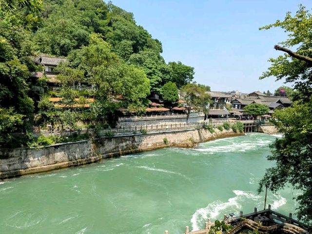 四川 | 都江堰，千年迄今仍可運作的偉大水利工程