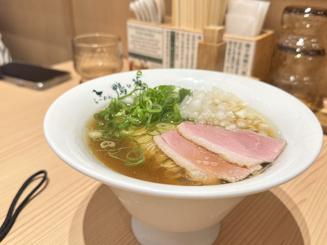 大阪梅田 らぁ麺 鴨と葱 梅田店 Ramen Kamo to Negi Osaka Umeda Branch