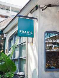 【バンコク】不動の大人気店‼︎閑静な住宅地に突如現れる素敵空間「Fran's」
