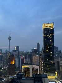 รีวิวโรงแรม Sleeping Lion Suites KL