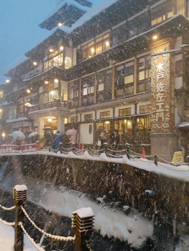這輩子一定要去一趟銀山溫泉！
