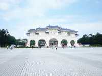 Visiting Chiang Kai-shek Memorial Hall