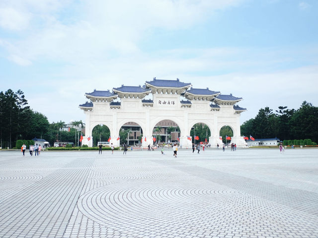 Visiting Chiang Kai-shek Memorial Hall