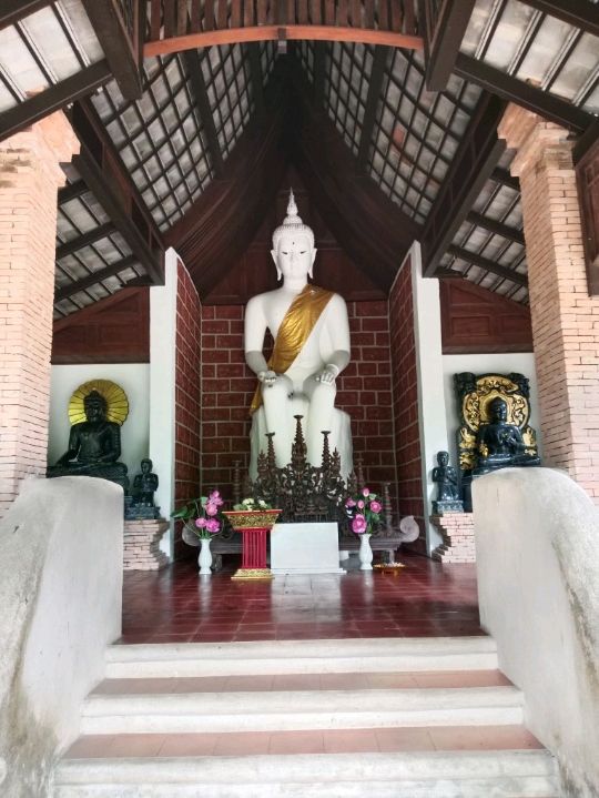 วัดผาลาดวัดสวยกลางป่าท่ามกลางธรรมชาติ เชิงดอยสุเทพ