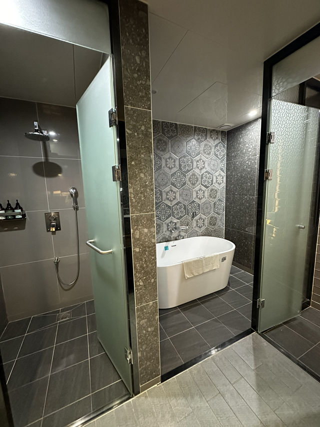 Affordable comfort right in the heart of Busan 💼🛏️