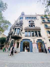 4 Highlights of Barcelona—Gaudí, Cava & Football Dreams 