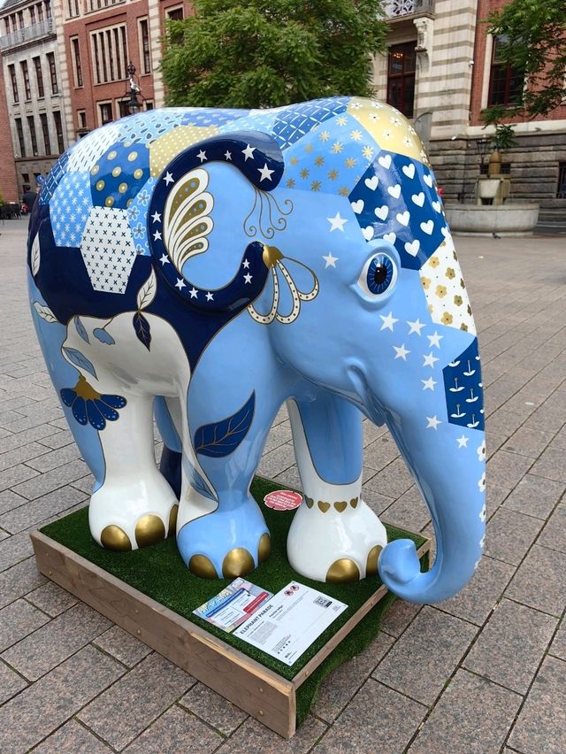 慶祝阿姆斯特丹建城750 週年的Elephant Parade