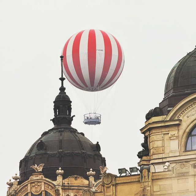 Budapest: Europe's Answer to a "Northeast Bathhouse"—Szechenyi Thermal Bath! ♨️👑